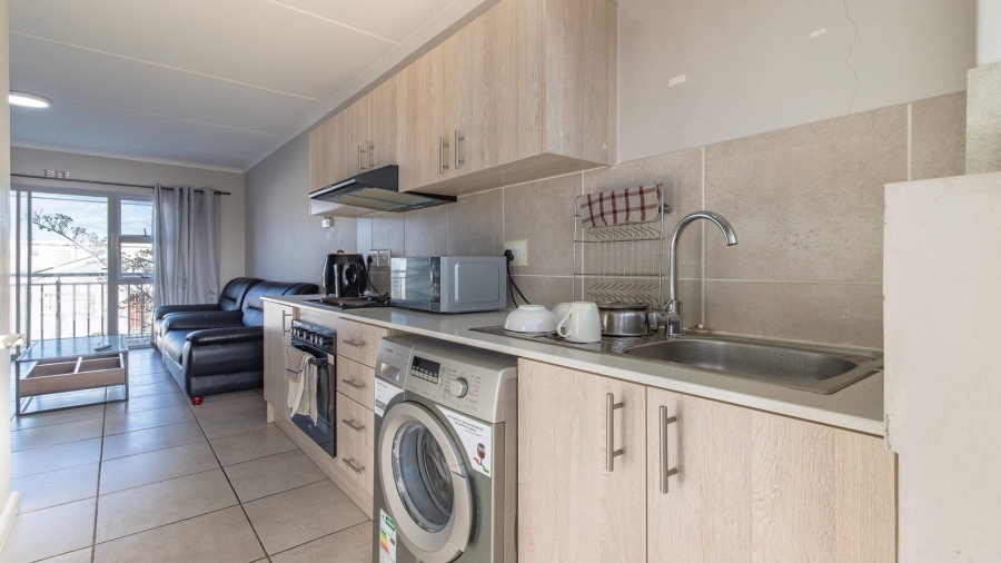 2 Bedroom Property for Sale in Cravenby Western Cape